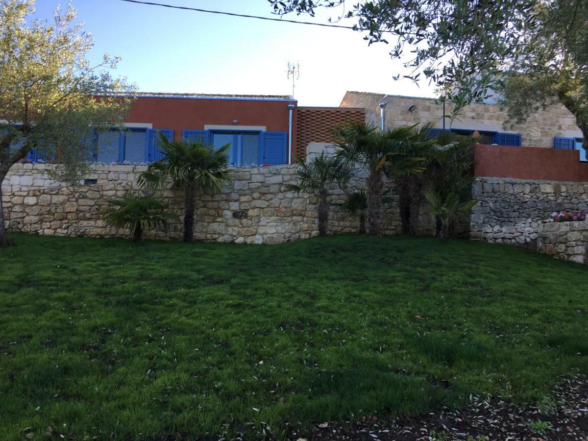 Villa Casa Dei Granati à Rosolini Extérieur photo